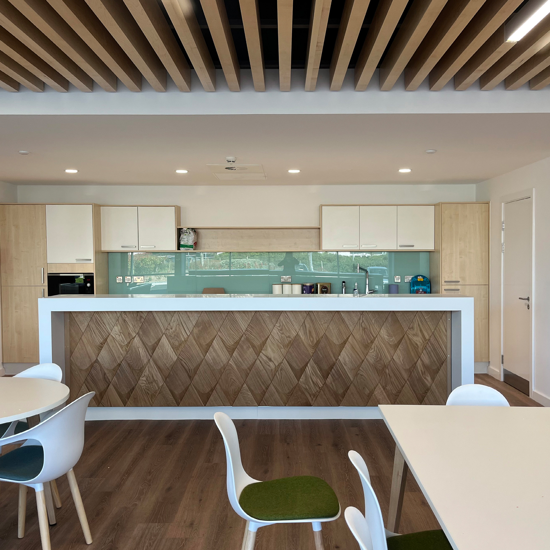 Caro: Flaches Rauten-Wandpaneel aus Massivholz Architectural Setup 1