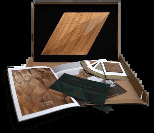 Diamond: Facettiertes Rauten-3D-Holzpaneel aus Massivholz Sample Box Atelier Showcase