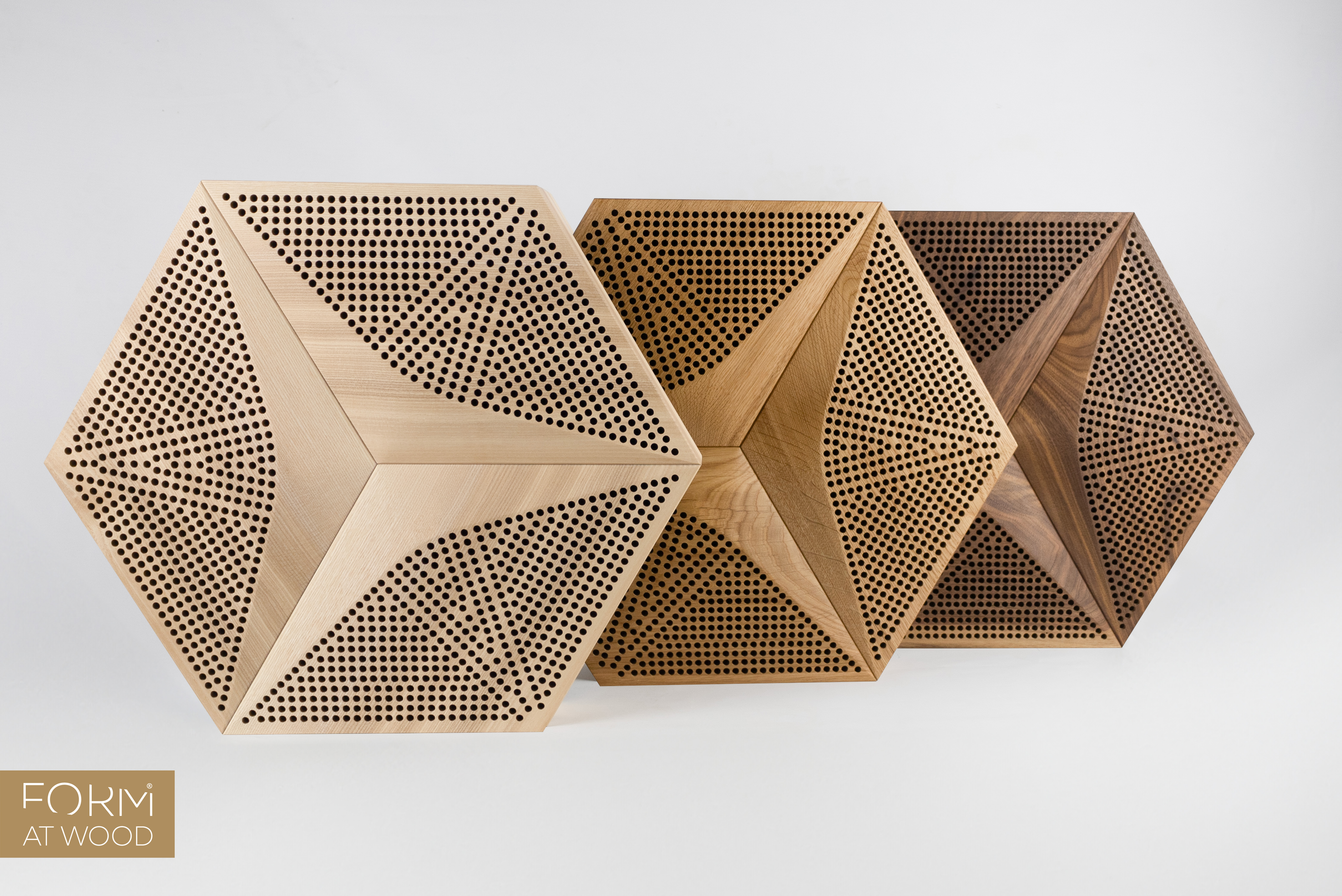 Hexago CM-A: Klasse-A Akustikpaneel mit skulpturalem 3D-Relief zur dreidimensionalen Schallbrechung Render Showcase 1