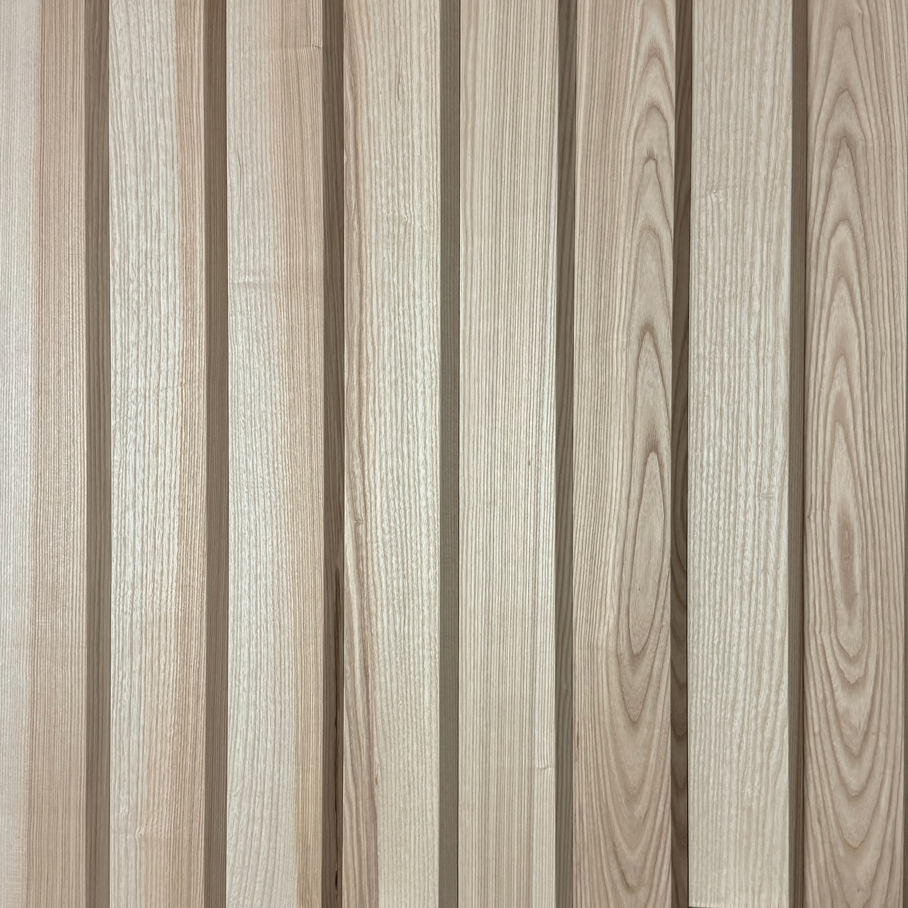 Nami: Japanisch inspiriertes Wellen-3D-Holzpaneel aus Massivholz Architectural Rendering