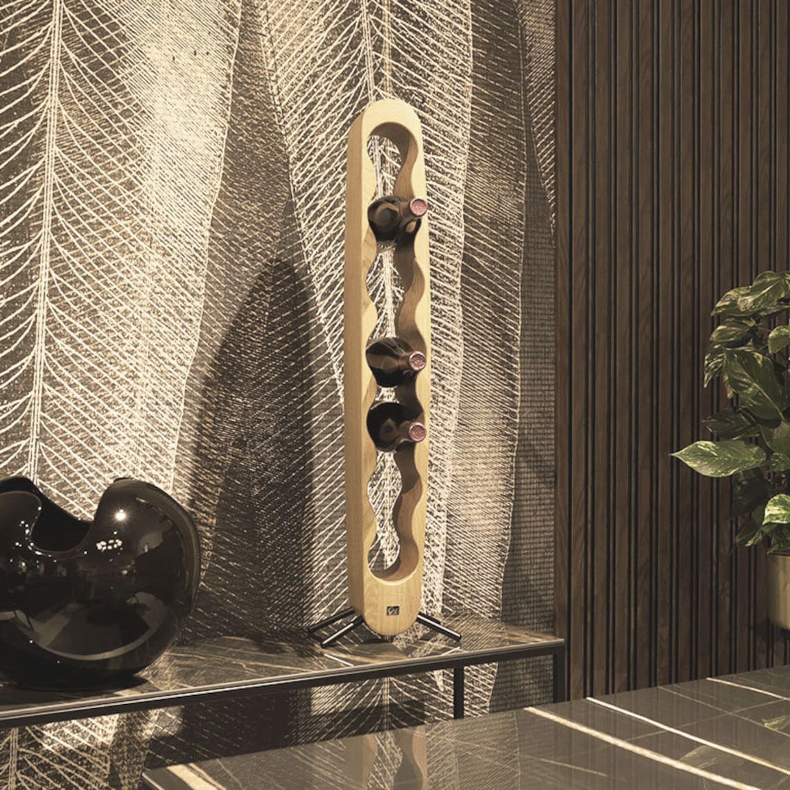 Egg: Skulpturales Ei-Weinregal aus schichtverleimtem Massivholz in a premium Residential Living Room